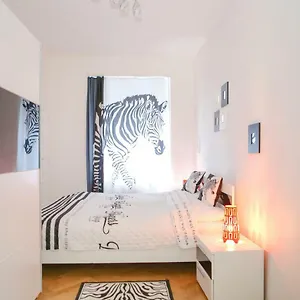 Apartamento Stylish A Few Steps From Metro, Praga